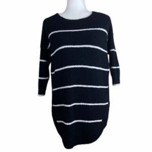 Express black and white striped knit rounded hem 3/4 sleeve scoop neck sweater